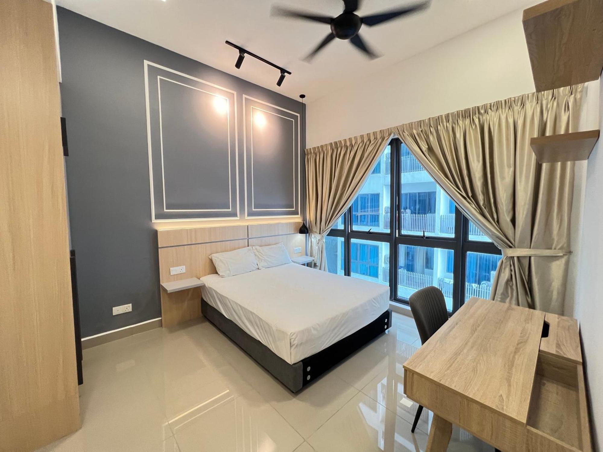 Colony Deluxe Klcc *